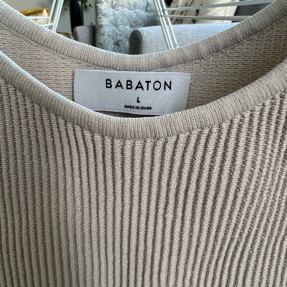 Aritzia sculpt knit scoopneck cropped tank - Picture 2 of 2